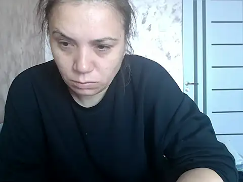Snapshot of LorraGrey chatting on 05.18.26 LorraGrey online show from 05.18.26