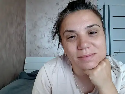 Snapshot of LorraGrey chatting on 05.31.26 LorraGrey online show from 05.31.26