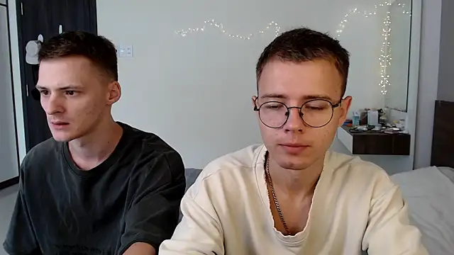 NikiKerryCum online show from 05.20.26