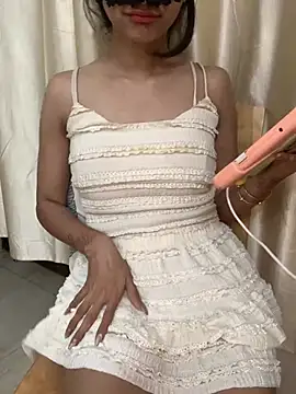 HEENA-STRIP online show from 02.25.26