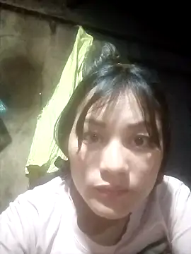 Snapshot of Momo-biki chatting on 04.26.26 Momo-biki online show from 04.26.26