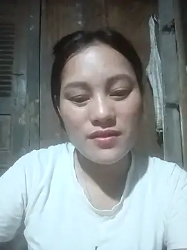 Snapshot of Momo-biki chatting on 05.15.26 Momo-biki online show from 05.15.26