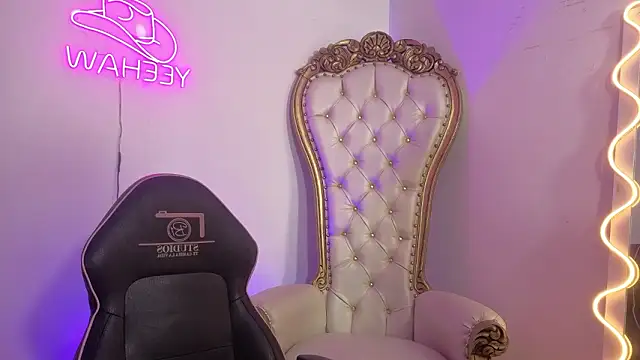 MILAH TAY online show from 03.17.26