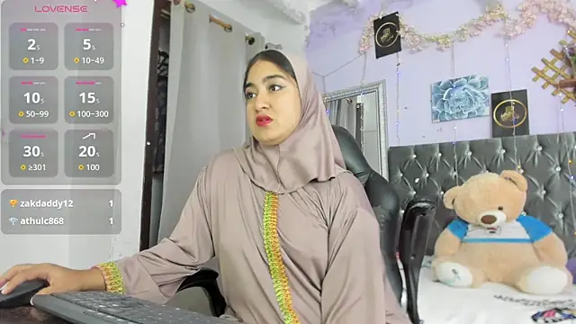 Snapshot of SamiraAwada chatting on 06.06.26 SamiraAwada online show from 06.06.26