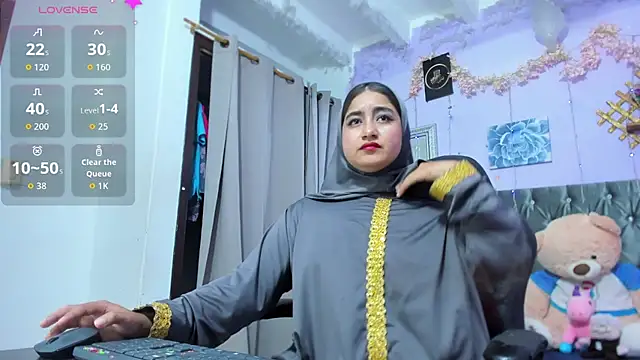 Snapshot of SamiraAwada chatting on 06.09.26 SamiraAwada online show from 06.09.26