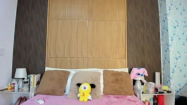 AlisHoward online show from 04.07.26