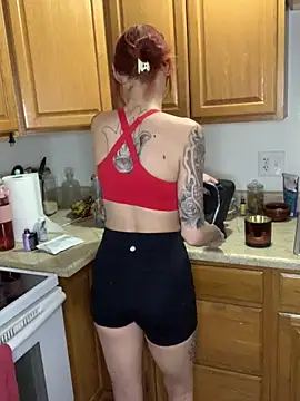 Snapshot of ThornsandHoney chatting on 02.20.26 ThornsandHoney online show from 02.20.26