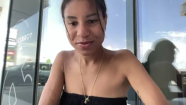 YaraEstelle online show from 05.24.26