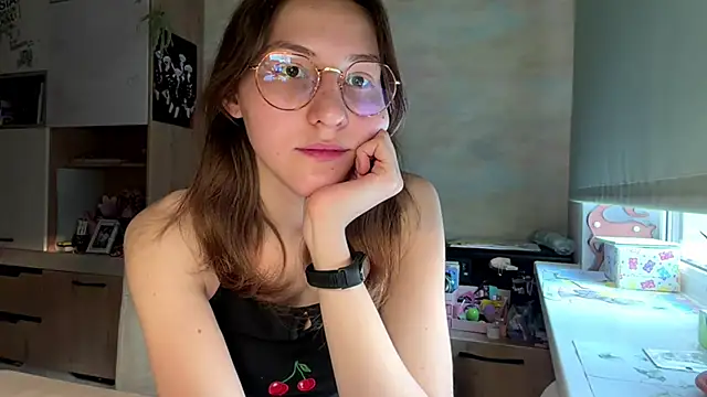 Miaaa Moon online show from 04.07.26