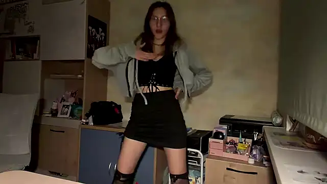 Miaaa Moon online show from 04.18.26