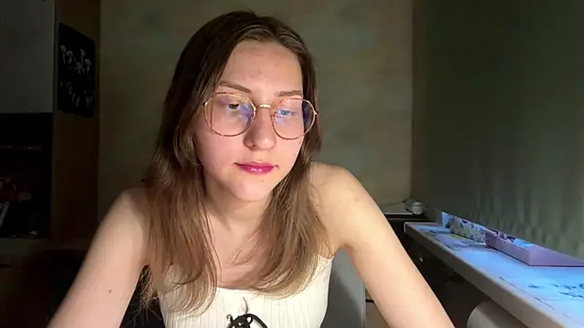 Miaaa Moon online show from 05.16.26