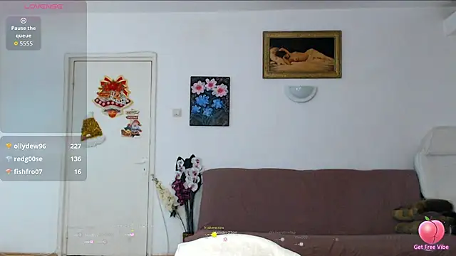 Snapshot of emacandy chatting on 06.14.26 emacandy online show from 06.14.26