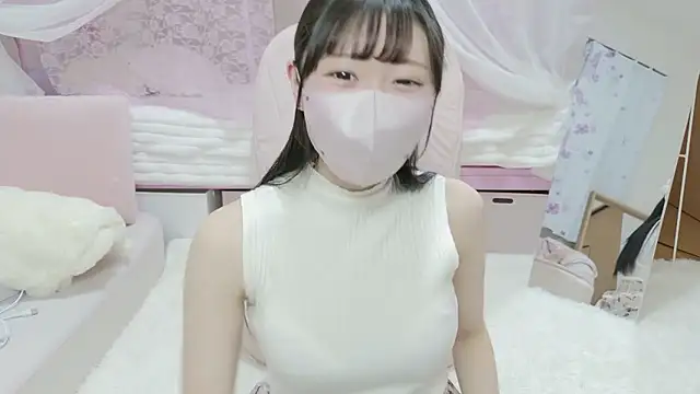 Snapshot of MOE_o0 chatting on 04.03.26 MOE o0 online show from 04.03.26