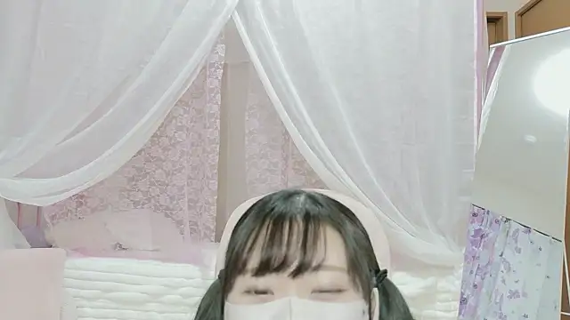 Snapshot of MOE_o0 chatting on 04.04.26 MOE o0 online show from 04.04.26