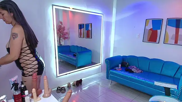 Snapshot of Madame_scarlett chatting on 05.15.26 Madame scarlett online show from 05.15.26
