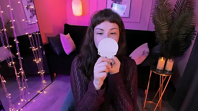 Snapshot of Maykinkya chatting on 02.03.26 Maykinkya online show from 02.03.26