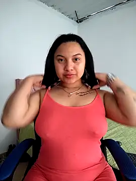 Snapshot of emily-rousee- chatting on 04.21.26 emily-rousee- online show from 04.21.26