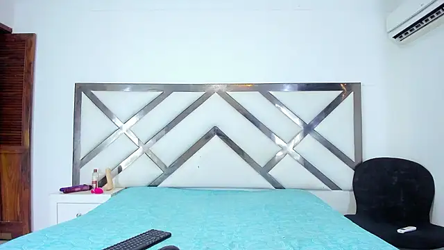 Nico Hillx online show from 02.05.26