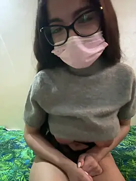 Snapshot of IRIS-GIRL chatting on 04.28.26 IRIS-GIRL online show from 04.28.26