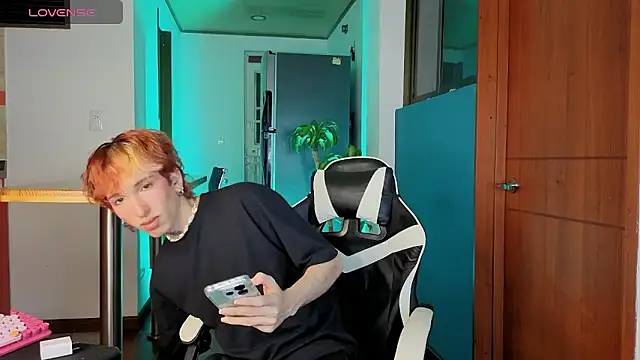 golden twink  online show from 02.11.26