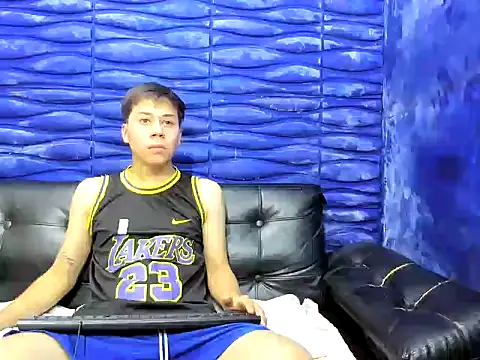 Snapshot of santiago_xxxcol chatting on 02.01.26 santiago xxxcol online show from 02.01.26