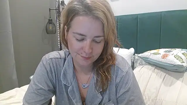 Snapshot of HazelSkyesChat chatting on 07.09.26 HazelSkyesChat online show from 07.09.26