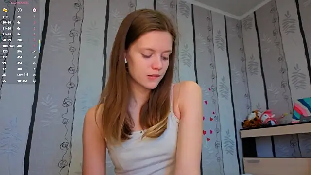 Snapshot of SueFerreyra chatting on 04.22.26 SueFerreyra online show from 04.22.26