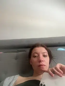 Snapshot of SofieKayla chatting on 02.13.26 SofieKayla online show from 02.13.26