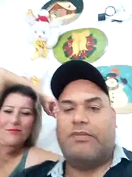 Snapshot of wessAndSandri chatting on 02.26.26 wessAndSandri online show from 02.26.26