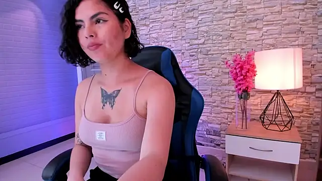 Snapshot of butterflyx39 chatting on 04.05.26 butterflyx39 online show from 04.05.26