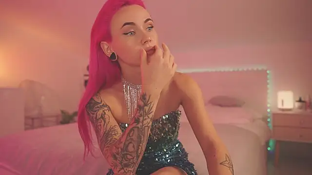 Snapshot of Sarah_Pink chatting on 12.02.24 Sarah Pink online show from 12.02.24