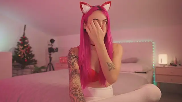 Snapshot of Sarah_Pink chatting on 12.28.24 Sarah Pink online show from 12.28.24