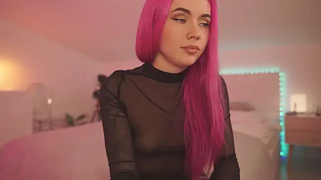 Snapshot of Sarah_Pink chatting on 01.18.25 Sarah Pink online show from 01.18.25