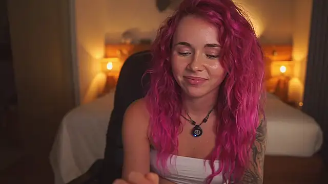 Snapshot of Sarah_Pink chatting on 06.28.26 Sarah Pink online show from 06.28.26
