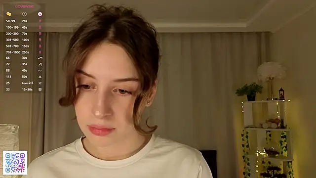 Snapshot of LeanneDinkle chatting on 02.13.26 LeanneDinkle online show from 02.13.26