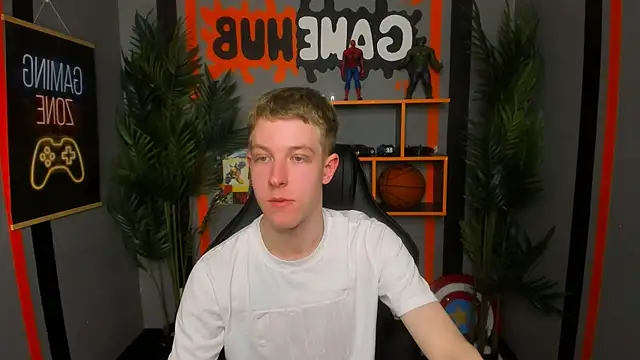 Snapshot of Dylan_Norton chatting on 04.20.26 Dylan Norton online show from 04.20.26
