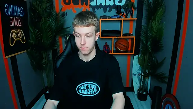 Snapshot of Dylan_Norton chatting on 04.28.26 Dylan Norton online show from 04.28.26