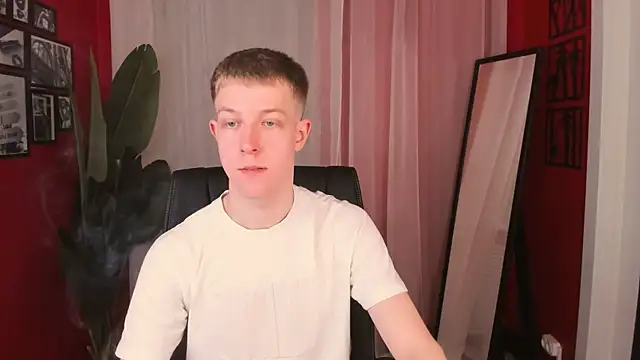 Snapshot of Dylan_Norton chatting on 05.05.26 Dylan Norton online show from 05.05.26