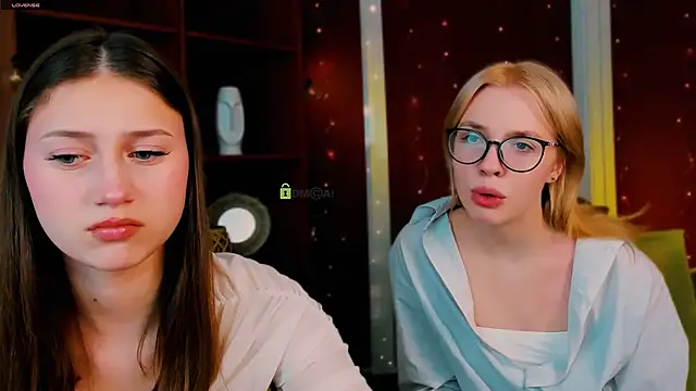 arianaa cat online show from 04.14.26