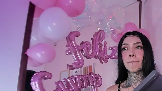 Snapshot of Ashley_Blum_ chatting on 03.05.26 Ashley Blum online show from 03.05.26