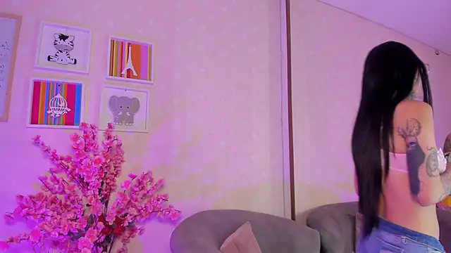 Snapshot of Ashley_Blum_ chatting on 04.01.26 Ashley Blum online show from 04.01.26