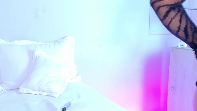 VioletBloomm online show from 07.03.26