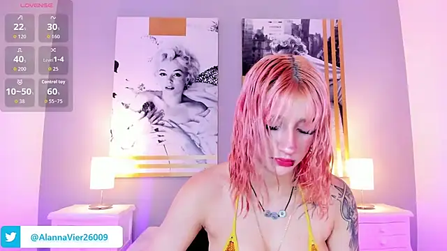 Snapshot of AlannaViera chatting on 06.25.26 AlannaViera online show from 06.25.26