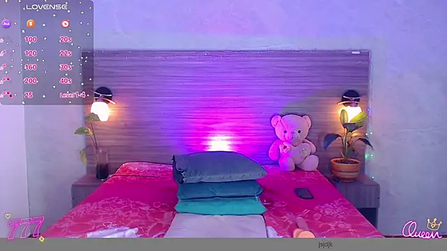 Snapshot of Sophia_Valentina chatting on 06.25.26 Sophia Valentina online show from 06.25.26