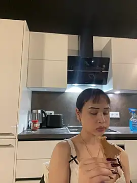 Snapshot of Just-Lilly chatting on 04.11.26 Just-Lilly online show from 04.11.26