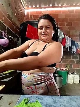 Snapshot of Lena_Cum69 chatting on 04.05.26 Lena Cum69 online show from 04.05.26