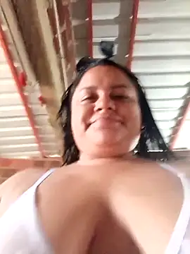 Snapshot of Lena_Cum69 chatting on 04.15.26 Lena Cum69 online show from 04.15.26