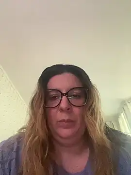 JasmineGlow7 online show from 04.19.26