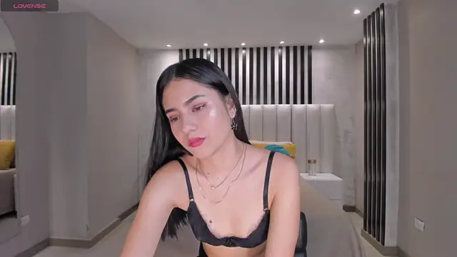 Snapshot of LucieMartin chatting on 03.03.26 LucieMartin online show from 03.03.26