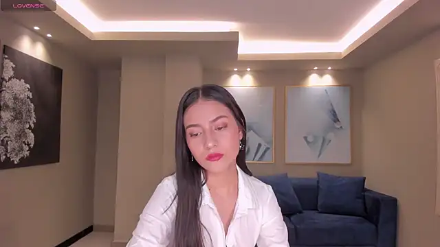 Snapshot of LucieMartin chatting on 03.16.26 LucieMartin online show from 03.16.26